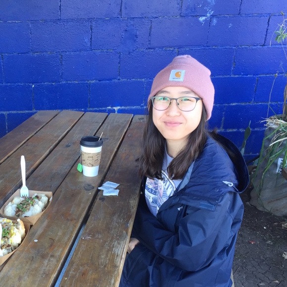 Meet your Posher, Tara - Picture 1 of 4